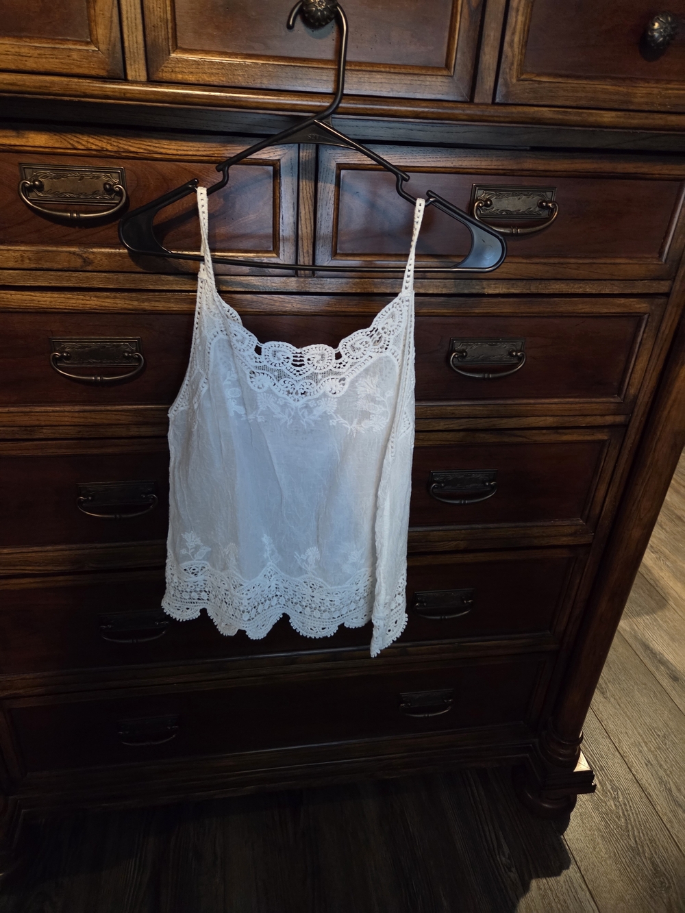 Women's White Lace Trim Camisole Top
